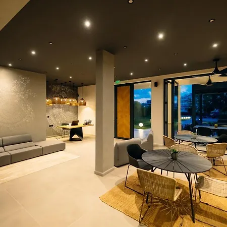 Life Antares Отель *